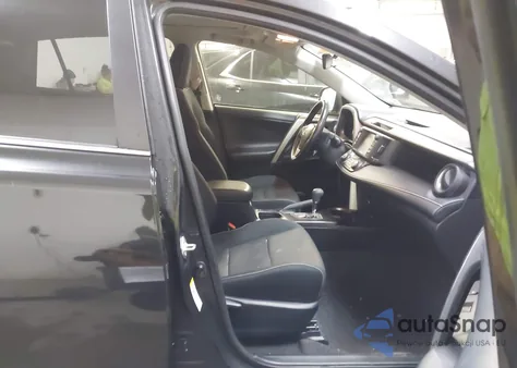 2018 Toyota Rav4 Hybrid Xle z USA, uszkodzony, nr VIN JTMRJREV3JD196636